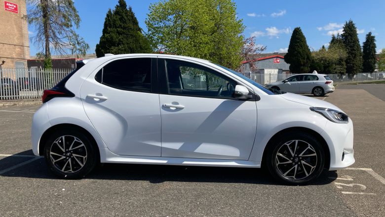 Toyota Yaris 1.5 Hybrid Design 5dr CVT Hybrid Hatchback